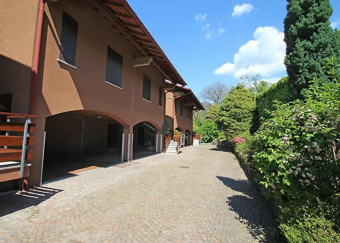 Roccolo Miralago By Interhome *